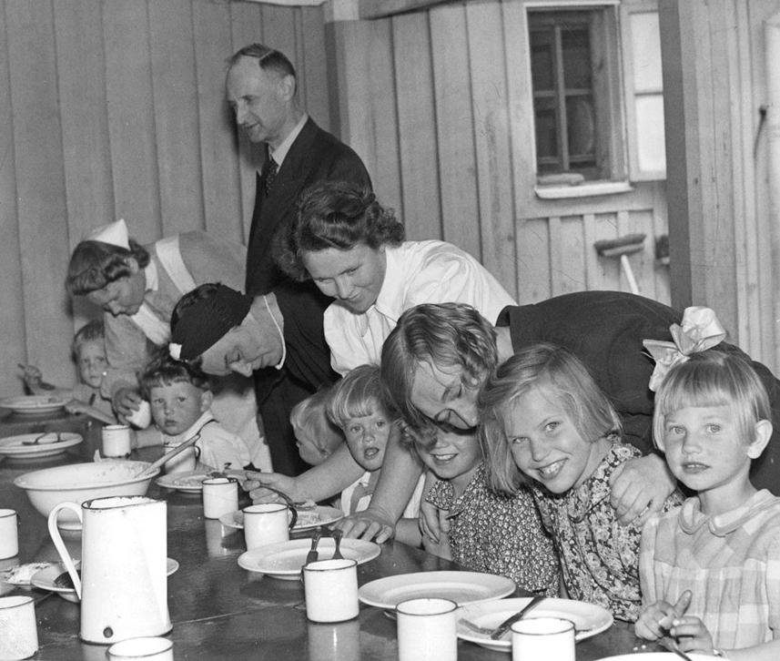 Norwegian World War II refugee children