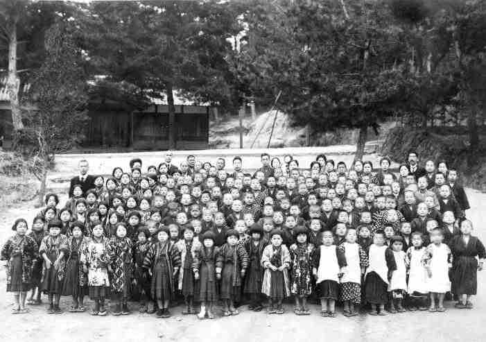 Japanese school children traditional clothes