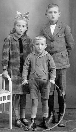 boys 1910s suits