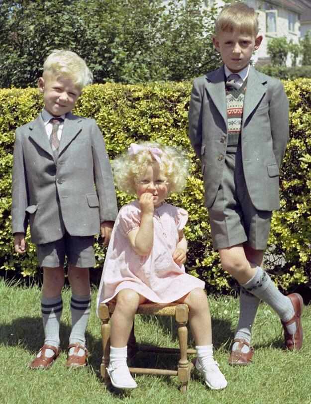 English short pants suits