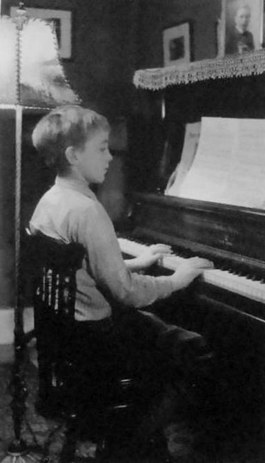 Canada learing piano: