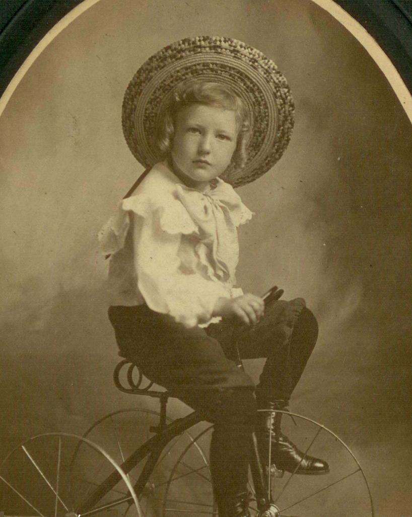 1900s high-top shoes