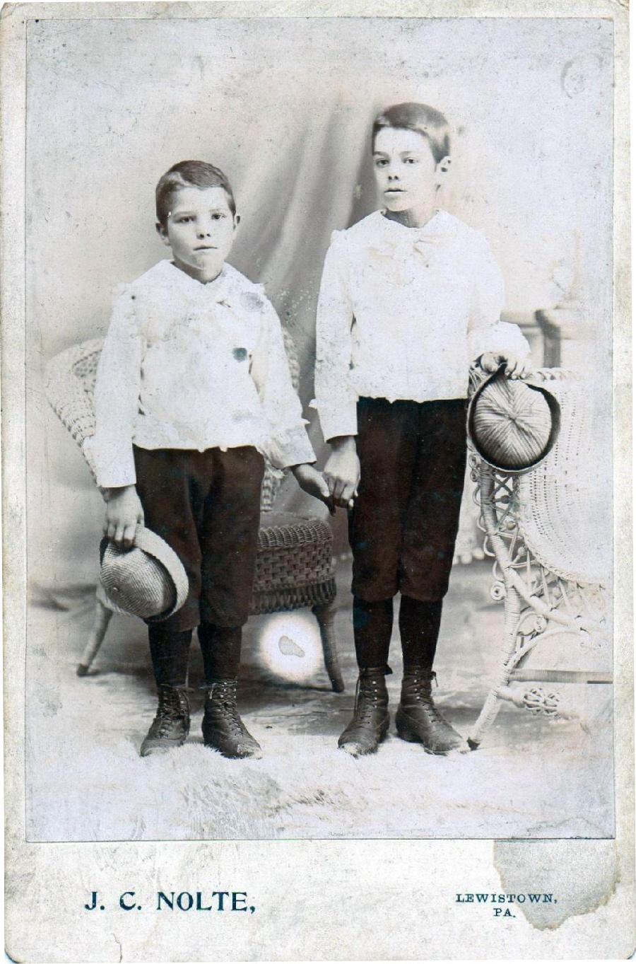 cabinet card white color mounts