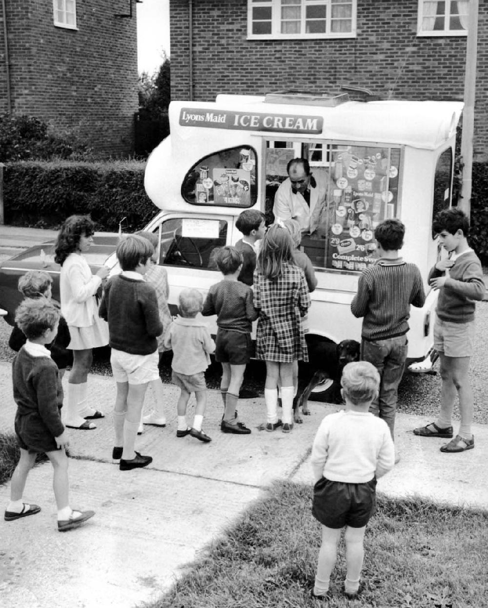 English boys clothes continental influences 1960s