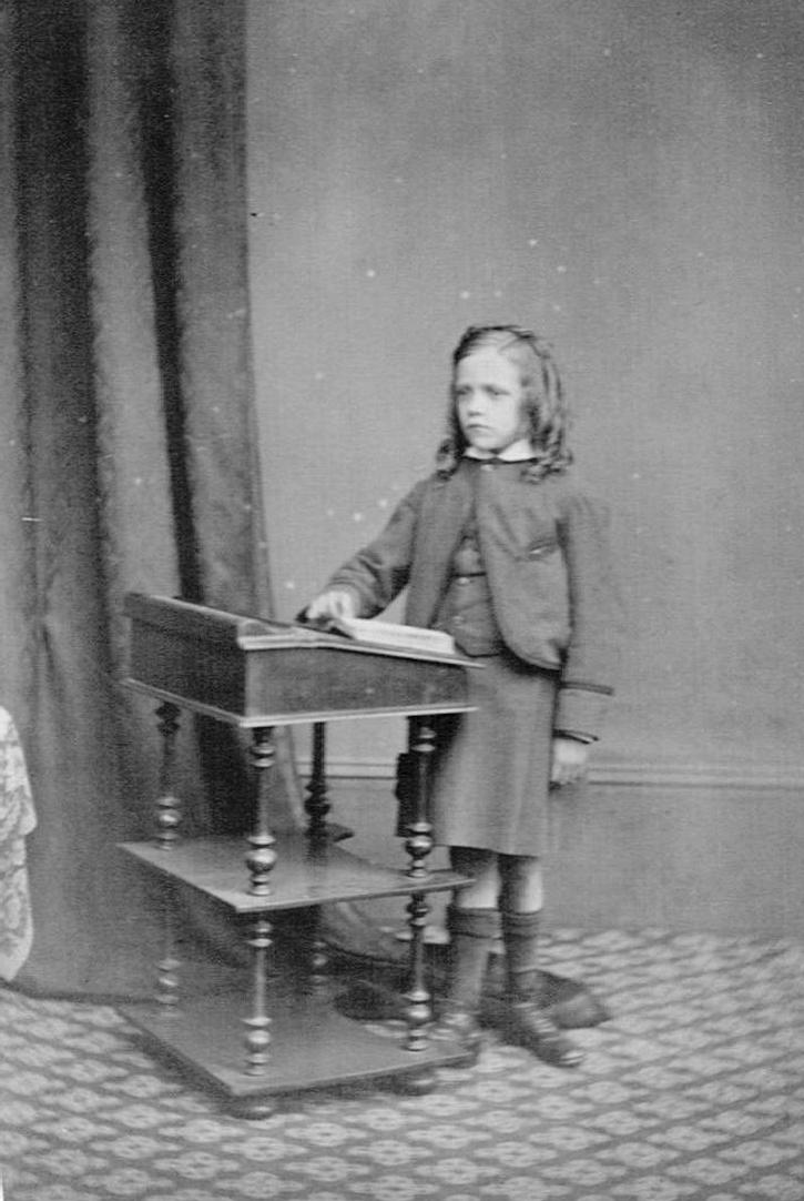 English kilt suits gender