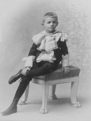 Fauntleroy suit ages