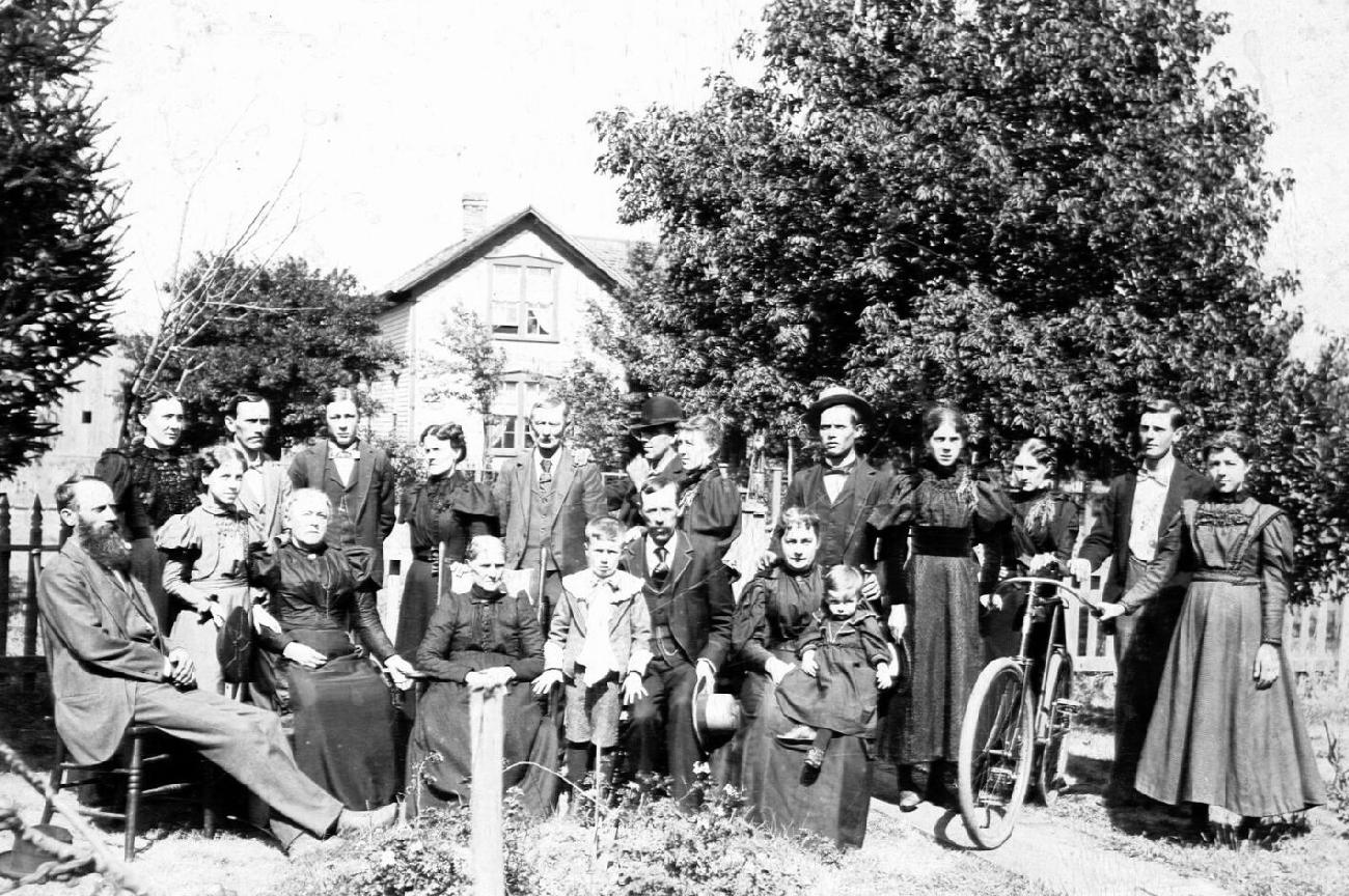 American farm family 1890s