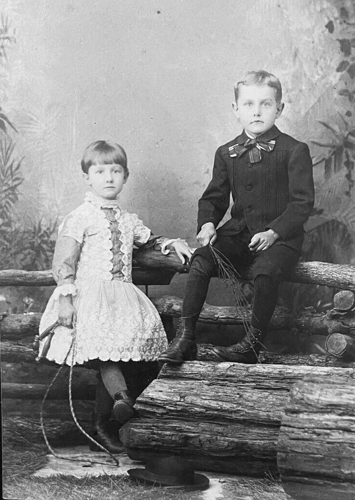 collar-buttoning jackets