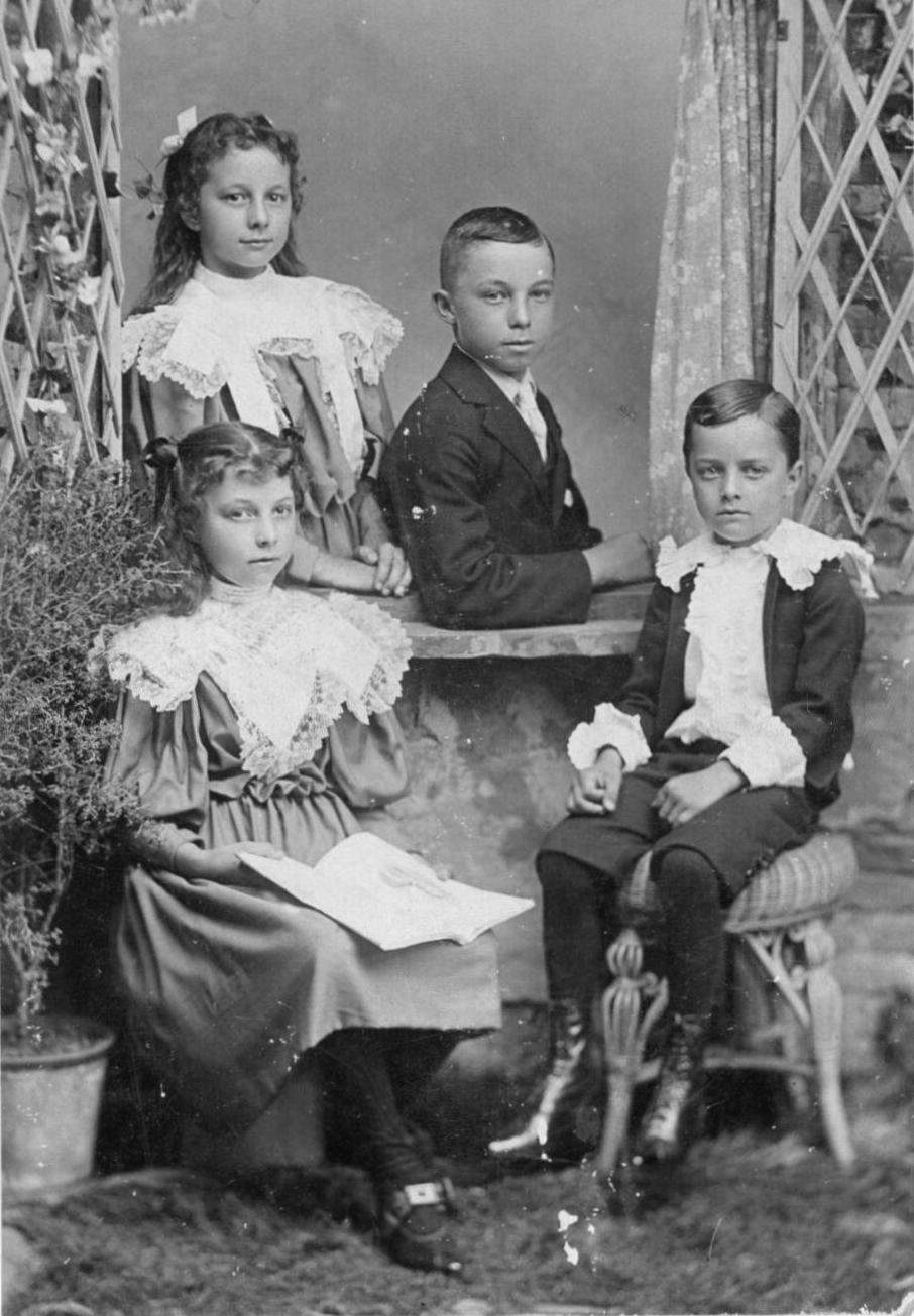 Fauntleroy lace collars