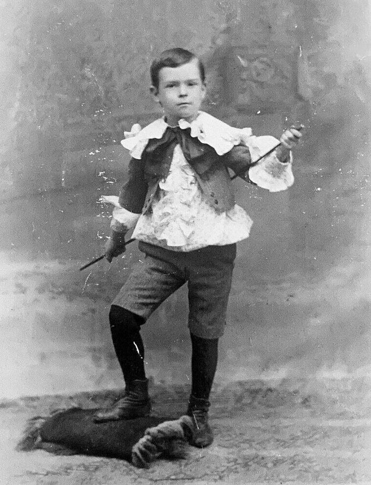 Fauntleroy suits age 7 years