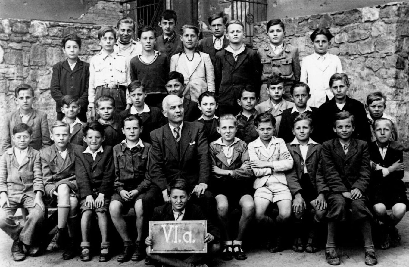 Hungarian 1940s schools