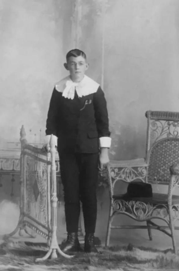 Fauntleroy suits age