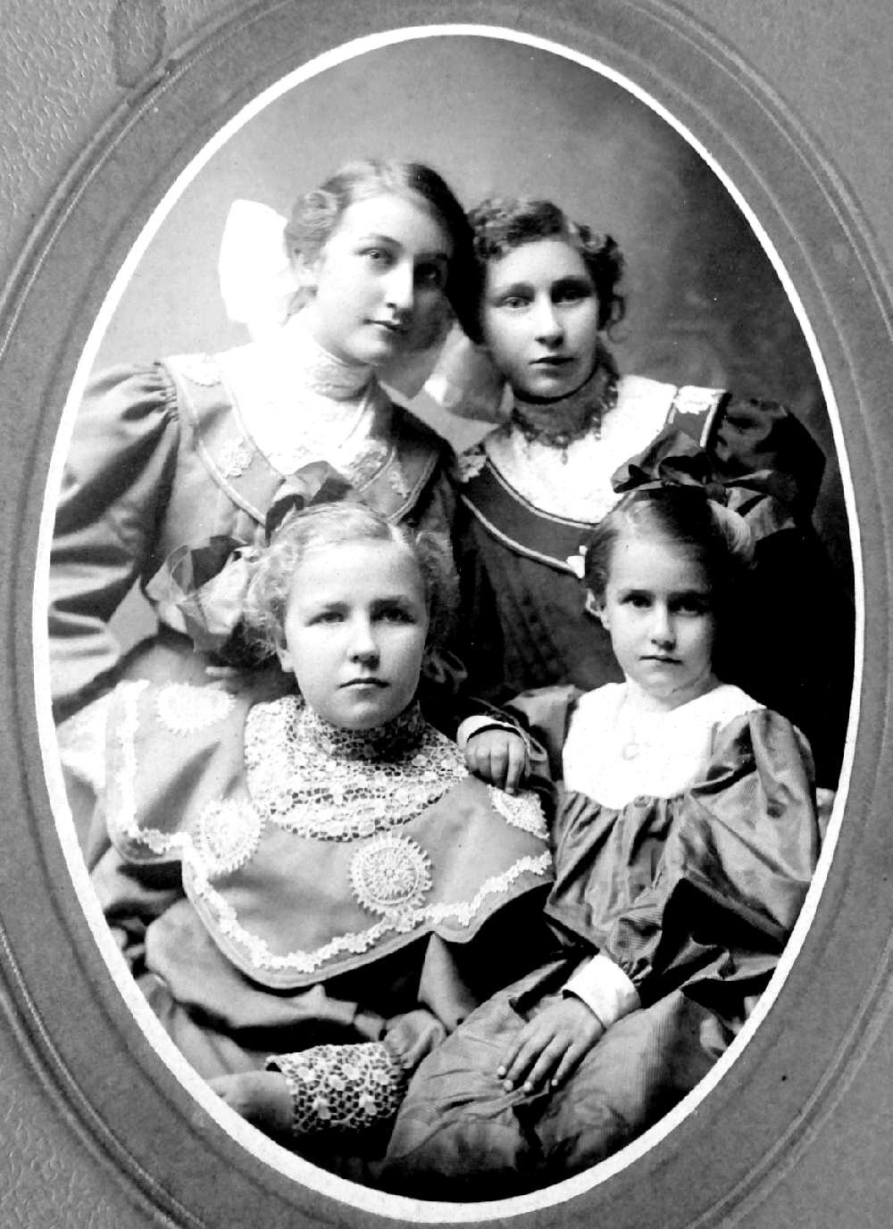 American girls dresses 1910s