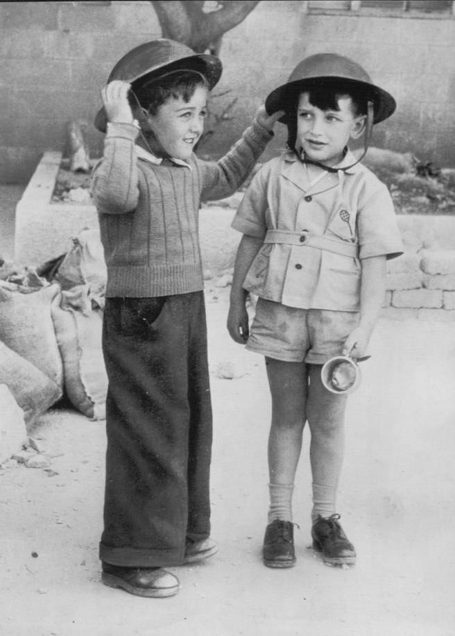 Jewish children in Jerusalem 