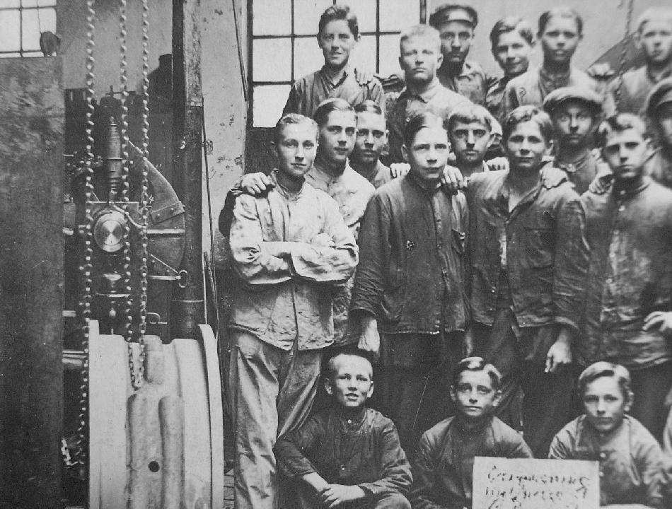 German World War I youth workers 