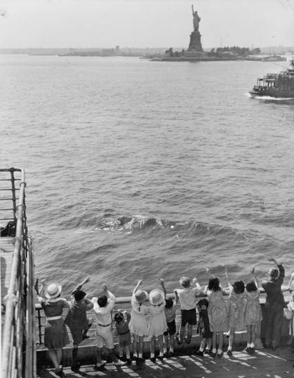 Workld War II refugee children