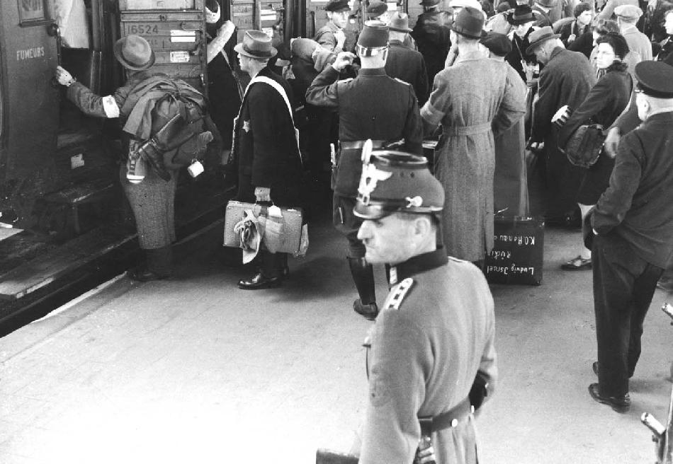 Holocaust agencinces and institutions