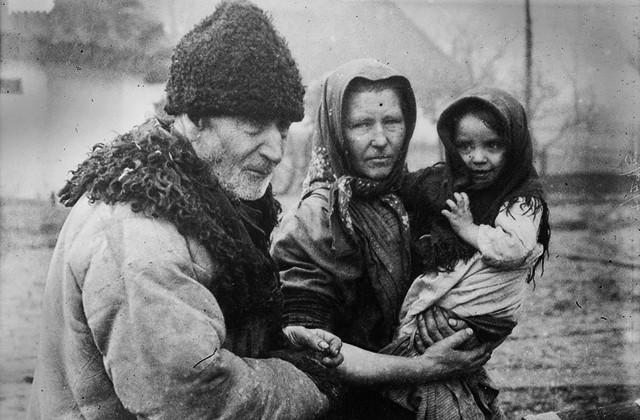 World War I Polish refugee family