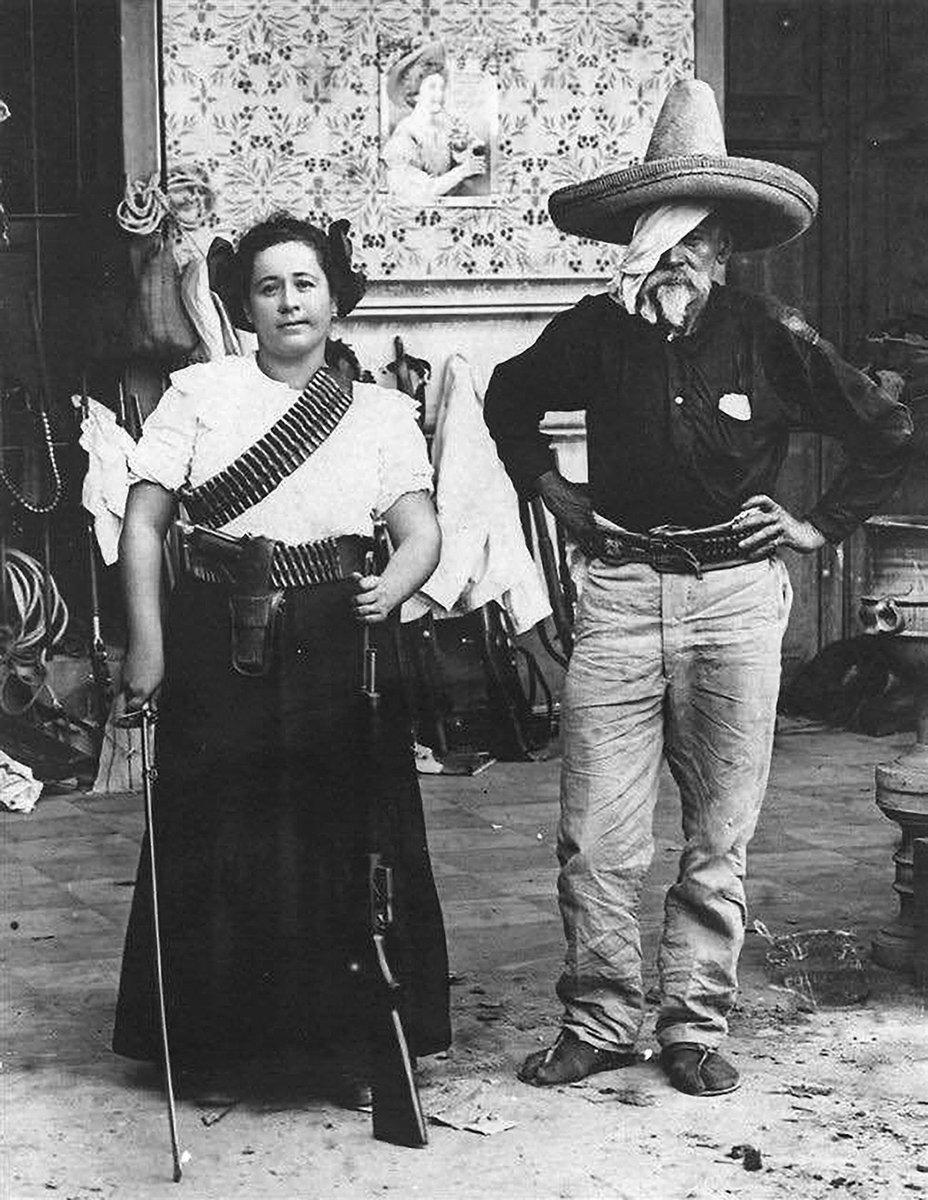 Mexican women soldiers