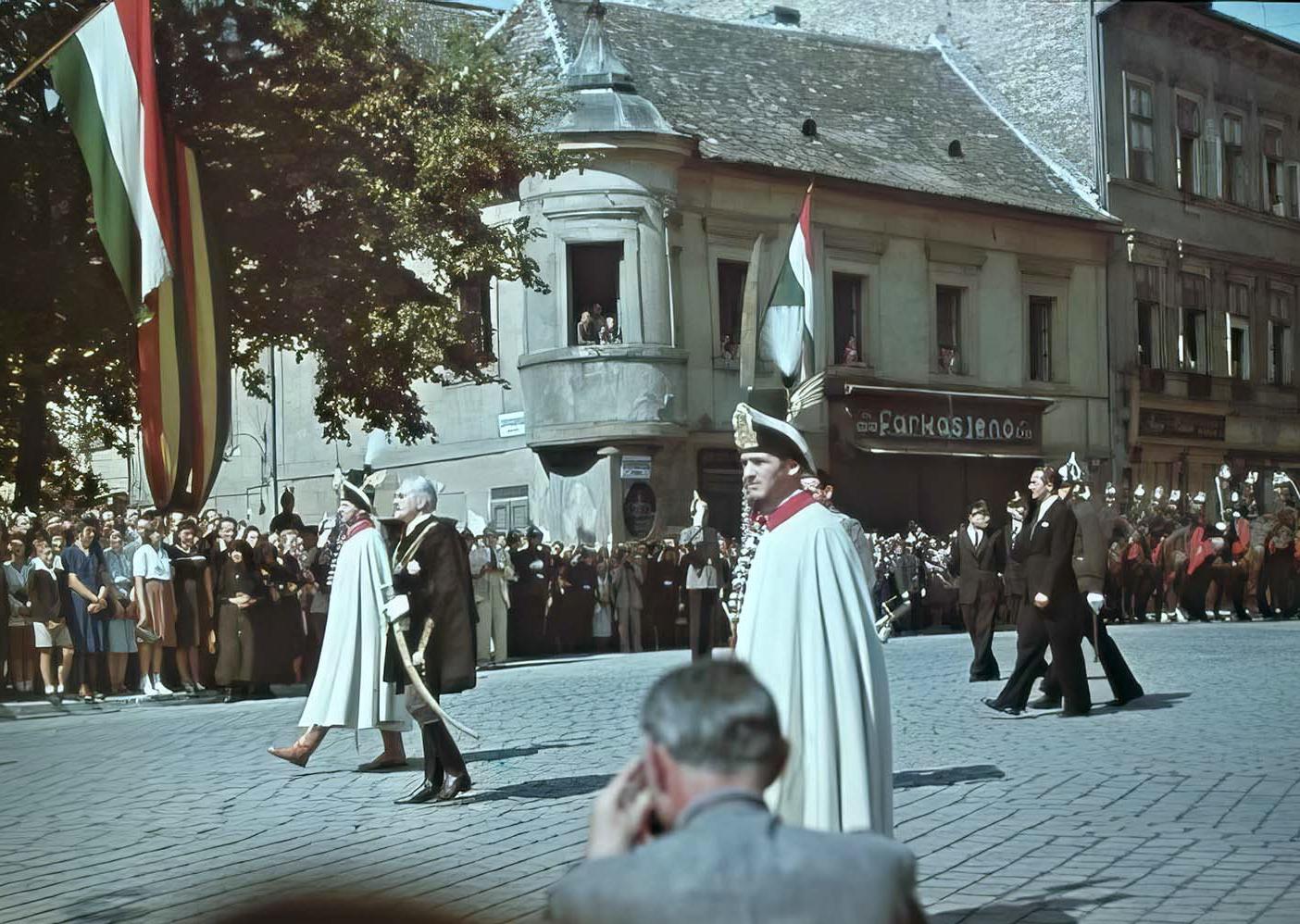Hungarian home front